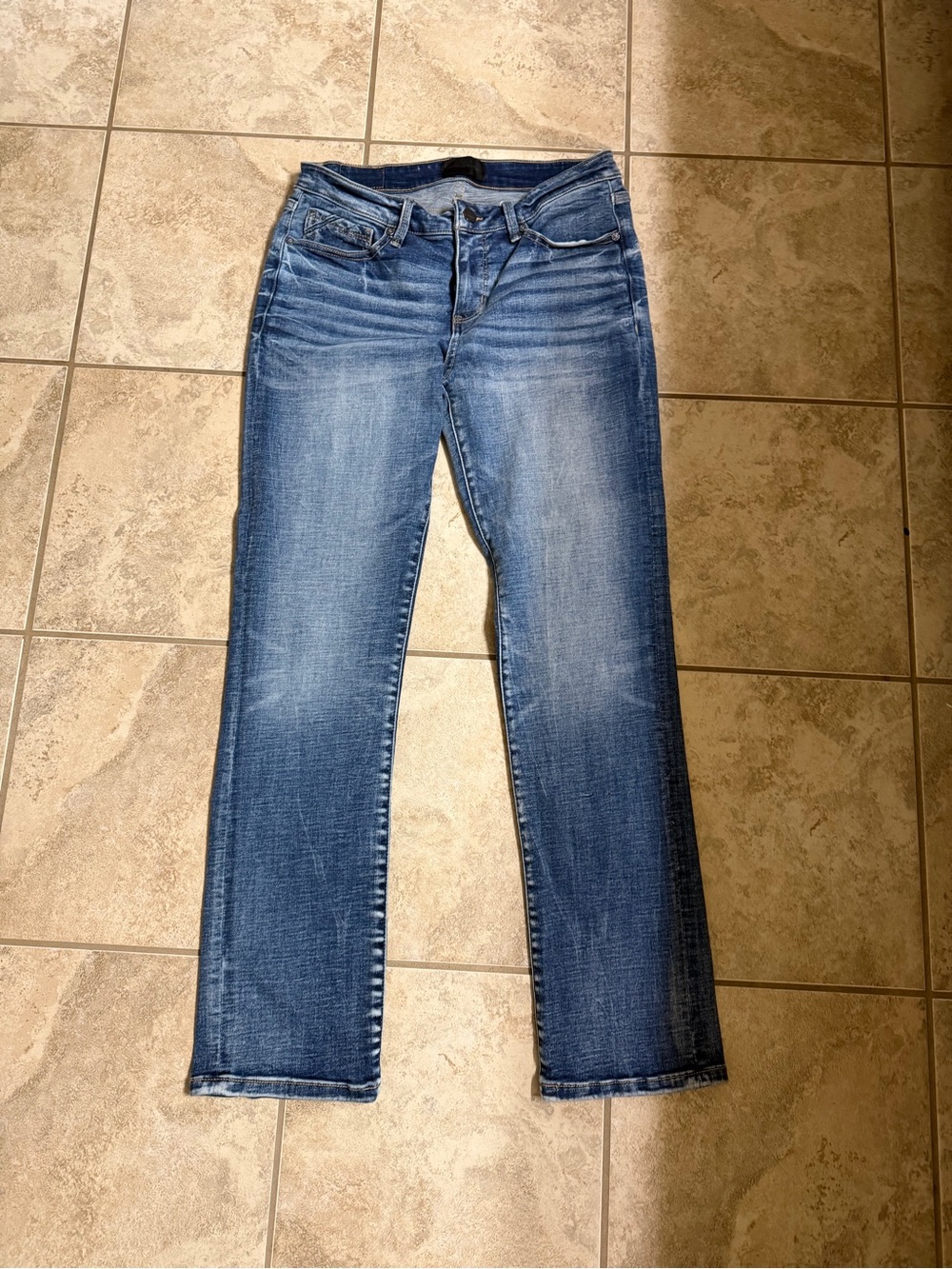 Buckle Women's Medium Blue Straight-Leg Jeans